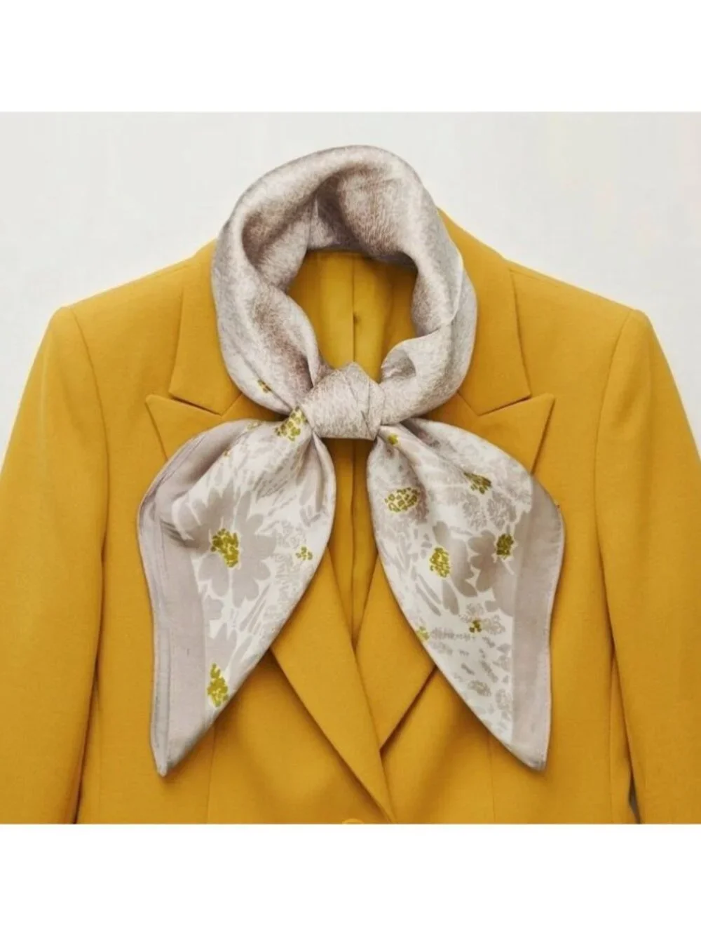 ✨Luxury Silky Square Scarf Beige Gold Floral Garden Print Bandana Wrap Chic New✨